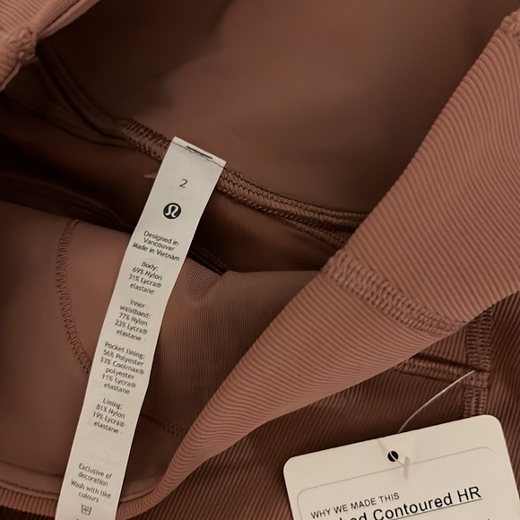 Lululemon ribbed high rise contoured bike shorts, 8 in - Picture 4 of 6